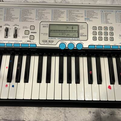 Casio LK-220 61-Key Electronic Keyboard with Lighted Keys image 3