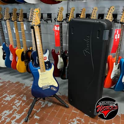 Fender   American Ultra Stratocaster Cobra Blue image 11