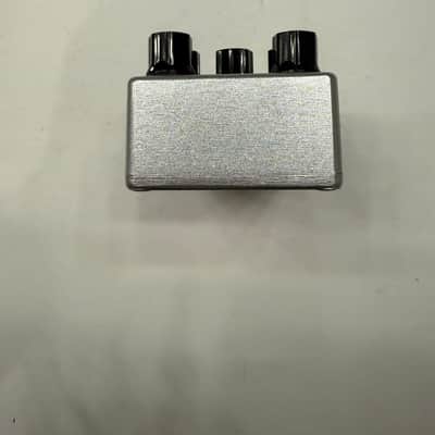 MXR Dunlop M-75 Super Badass Distortion Guitar Effect Pedal image 5
