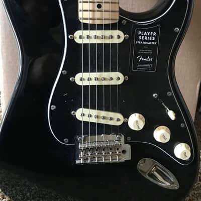 Fender Fender Player Stratocaster Maple Fingerboard Limited Edition Electric Guitar Black 2019 Black image 7