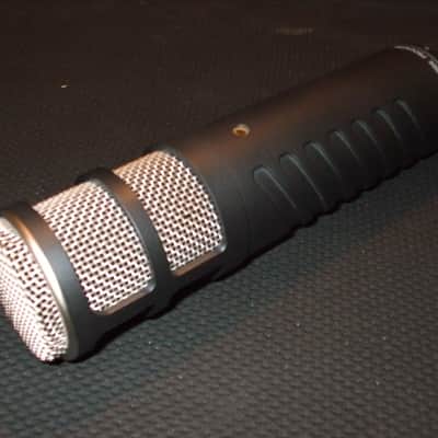 RODE Procaster Cardioid Dynamic Broadcast Microphone 2009 - Present - Black image 5