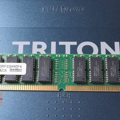 KORG TRITON Extreme Music workstation Synthesizer in Very Good Condition. image 9
