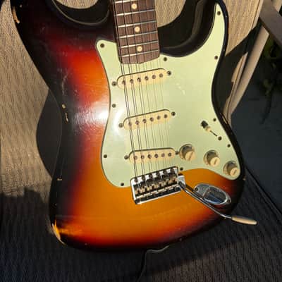 Fender Custom shop 1961 Reissue Stratocaster 2016 - sunburst image 2
