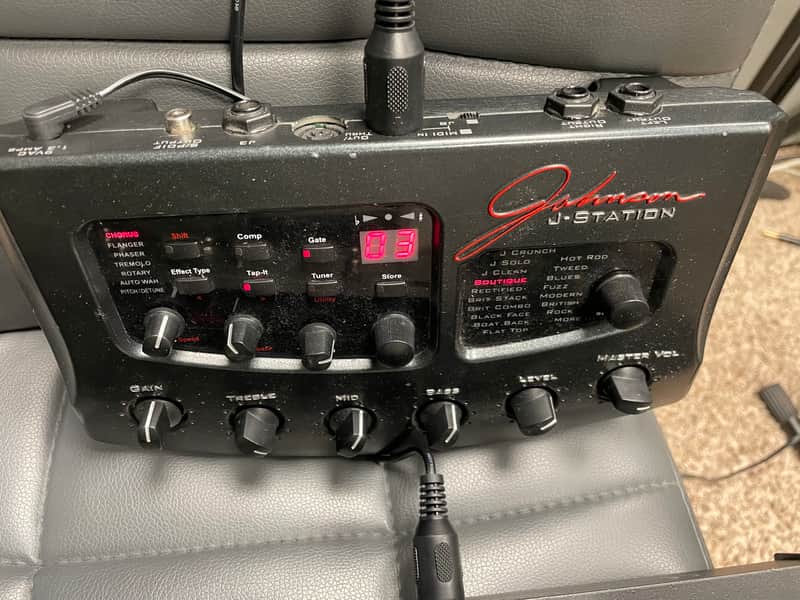 Johnson Amplification J-Station w/power cord and Johnson J8 foot