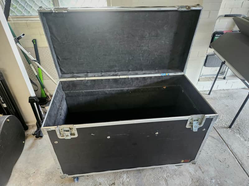 Heavy Duty Road Case / Tour Case with Castors image 1