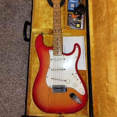 Fender Stratocaster with Maple Fretboard 1978 - 1981 - Sunburst image 1
