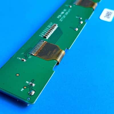 NI KOMPLETE S25 MK1 MIDI Keyboard Part Controller Display Screen Board PCBA06-DA image 4