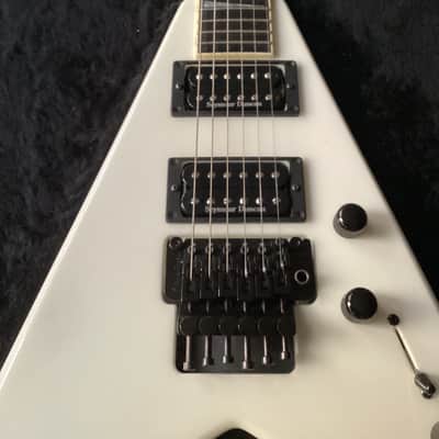 Jackson USA Select Series KV2 King V 2003 - 2015 - Snow White image 16