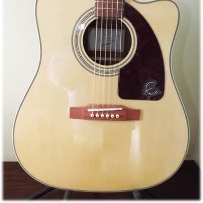 Epiphone J-15 EC Acoustic/Electric Natural with Hard Shell Case image 2