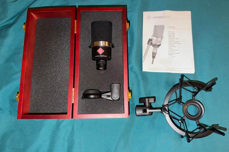 Neumann TLM 102 Matte Black with Neumann EA4 Shockmount & Wooden