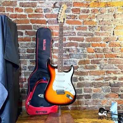 Fender Standard Stratocaster *MIM* Electric Guitar w/GB (2010s - Sunburst) image 8