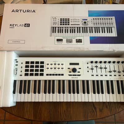 Arturia KeyLab 61 MkII MIDI Controller image 2