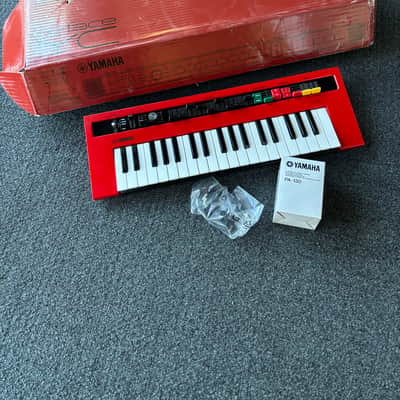 Yamaha Reface YC Mini Mobile Keyboard 2015 - Present - Red image 2