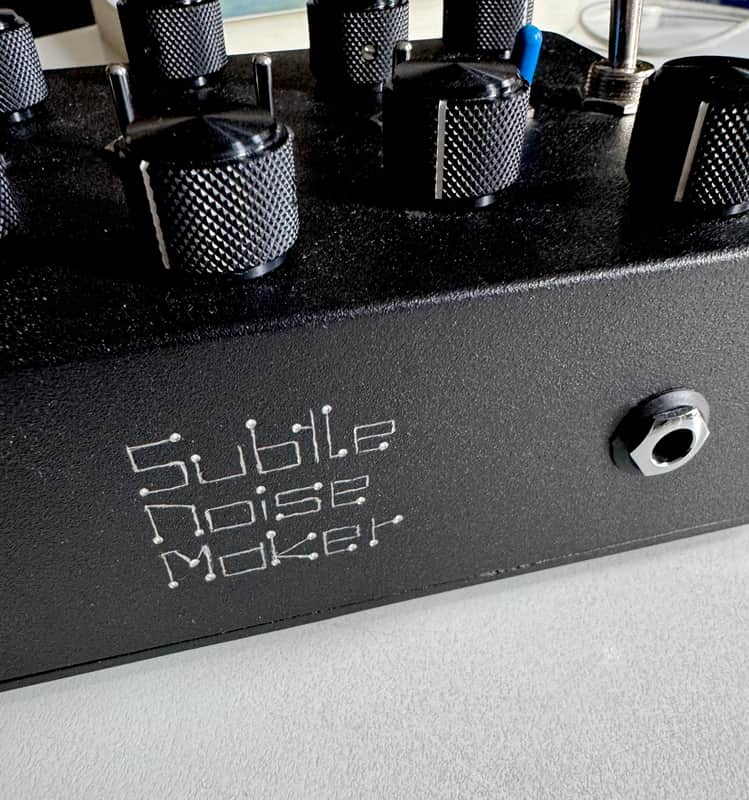 Subtle Noise Maker Cacophonator noir - Black Metal image 1