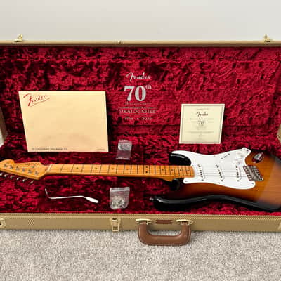 Fender 70th Anniversary American Vintage II '54 Stratocaster 2024 - 2-Color Sunburst image 2