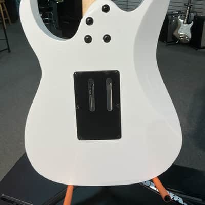 Ibanez RG450DXB RG Standard Electric Guitar - White image 5