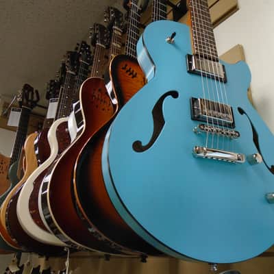 Godin Montreal Premiere HT Laguna Blue w/bag ,sf , store demo image 5