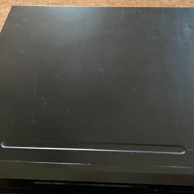 Onkyo Onkyo DX-C390 is a 6-disc CD Changer 2012 - Black image 4