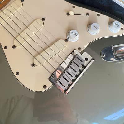 Vintage 1989 Fender Deluxe American Standard Stratocaster image 4