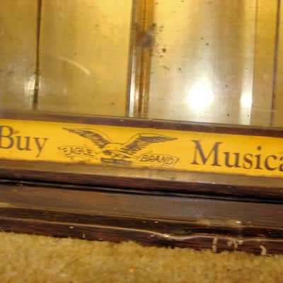 "Gretsch Eagle Brand" Musical Strings, & Accessories Display Case Gretsch 1920's - Natural image 3