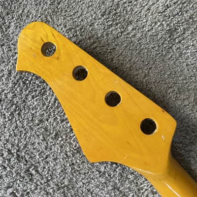 Yellow 4 String Jazz Bass Style Maple Neck, Rosewood 20 Frets Fingerboard image 3