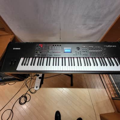 Yamaha S70 XS weighted 76 note keyboard/Synth with Motif XS Engine image 3