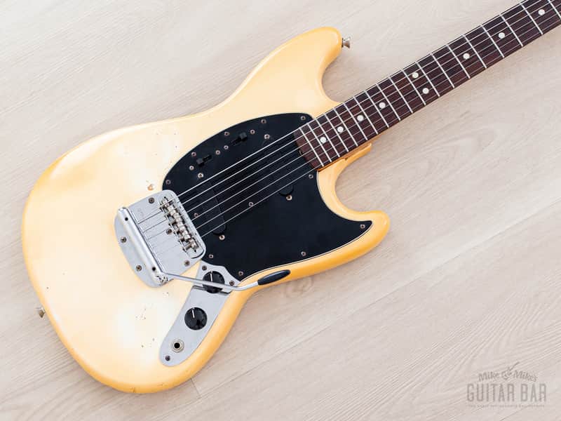 1981 Fender Mustang Vintage Offset Guitar Olympic White w/ Case image 1