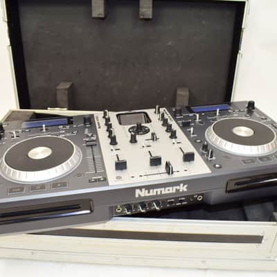 Numark MIXDECK Dual DJ Controller + CD/MP3/USB/iPod Player w/ Built-In Mixer Includes Road Case image 3