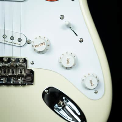 Fender Eric Clapton Stratocaster Maple Fingerboard Olympic White (US22016693) image 11