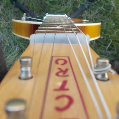 Danelectro Teardrop/Coral 1969 3-Color Sunburst Electric Guitar image 10