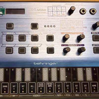 Behringer CZ-1 Mini Desktop Synthesizer 2025 - Present - Blue