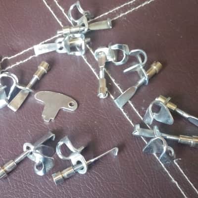 MINT Ludwig VINTAGE RARE 2 / PAIR Tunable Tambourine Hooks / Claws Head Clips 60s 70s 6 AVAILABLE ORIGINAL TUNING KEY image 7