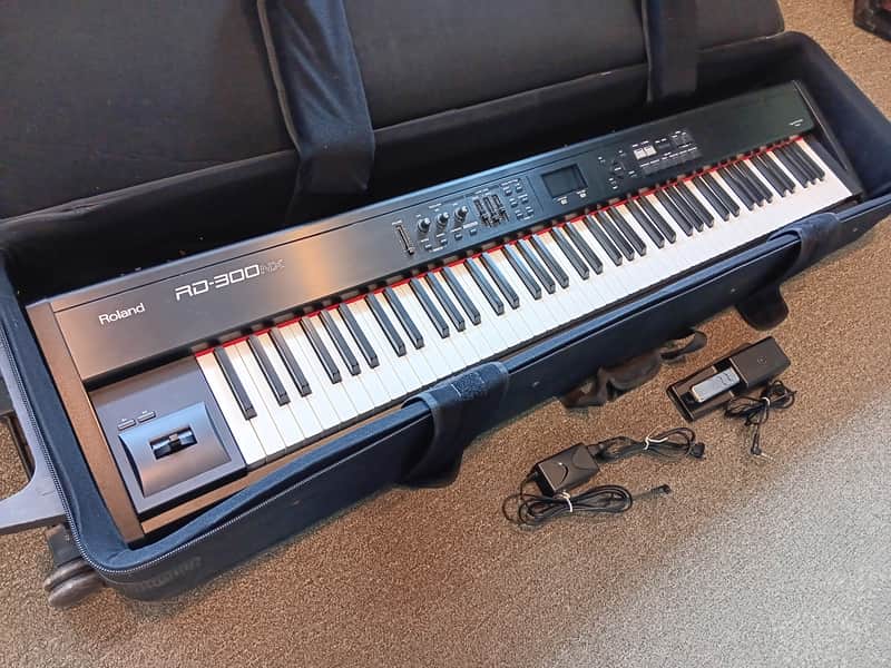 Roland RD-300 NX 電子ピアノ 88鍵 専用ケース付き Roland RD-300NX 88-Key Digital Piano | Reverb
