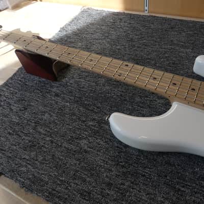 Ernie Ball Music Man Sterling 4 H with Maple Fretboard 2008 - 2015 - White Pearl image 7