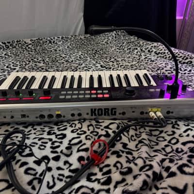 Korg Korg R3 Virtual Analog Synthesizer with Vocoder 2007 + case image 4