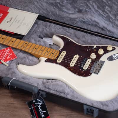 2023 Fender USA American Professional ii 2 HSS Stratocaster - in White Bild 9