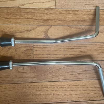 1 Pair C&C 9.5mm Vintage Style Gull Wing Bass Drum Spurs w/Screw On Tips 2020 - Chrome image 3