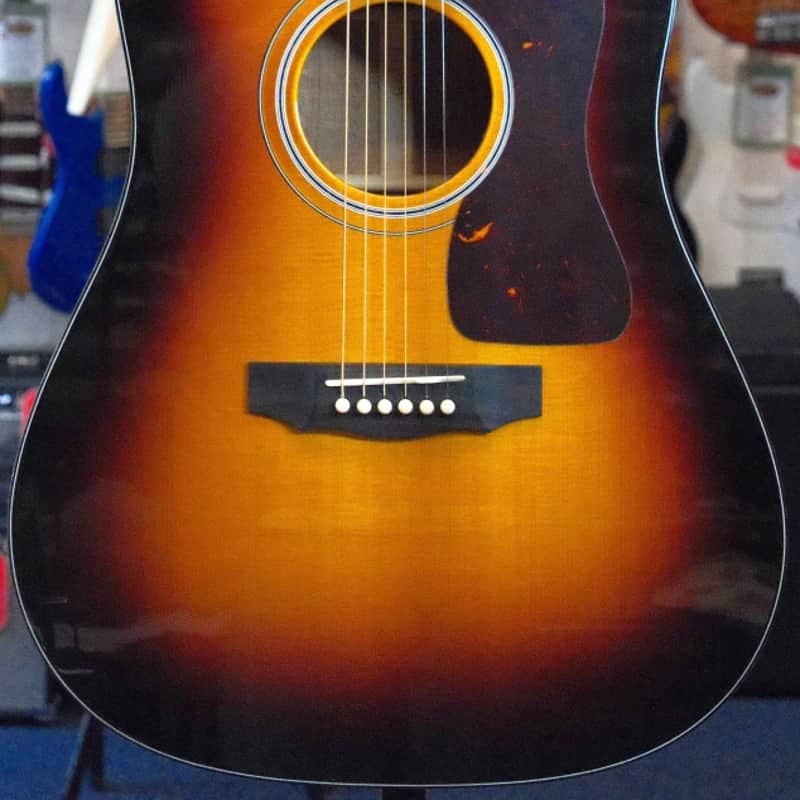 Guild USA D-40 Traditional Dreadnought Acoustic, Antique Sunbu…
