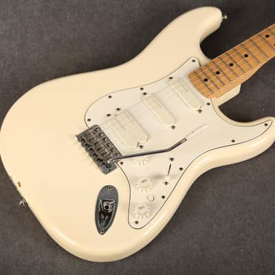 Fender Mexican Standard Stratocaster - Arctic White - 2nd Hand (165797) image 11