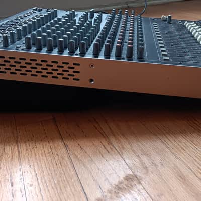 Mackie Onyx 1620i 16-Channel Analog Mixer | FireWire Audio Interface | Onyx Preamps | Perkins EQ image 14