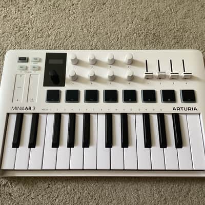 Arturia MiniLab MKIII 25-Key MIDI Controller 2022 - Present - Alpine White