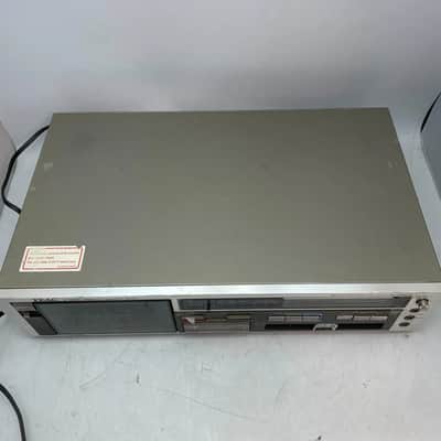 TEAC V-518X Stereo Cassette Deck TESTED FOR PARTS/REPAIR ONLY POWERS ON image 4
