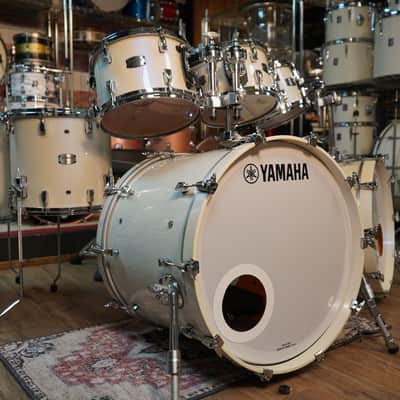 Yamaha Absolute Hybrid Drum Set - 8x6/10x7/12x8/14x13/16x15/20x16/22x18 - Polar White