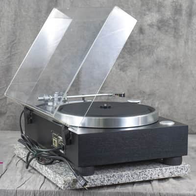 YAMAHA GT-2000 Direct Drive Turntable in Very Good Condition image 3