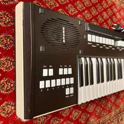 Tesla Delicia HT 37-D Keyboard / Organ 1987 image 5
