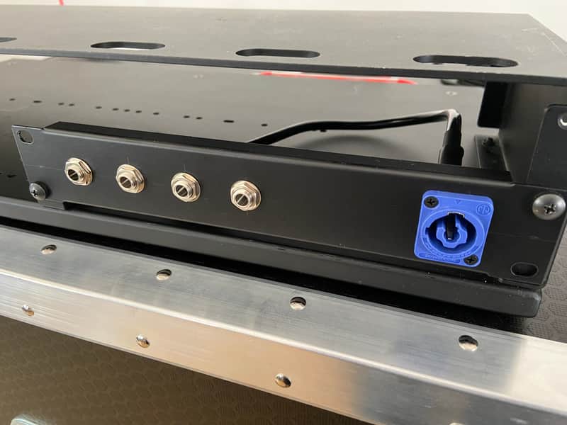 Vertex Pedalboard with Custom Patch Bay image 1