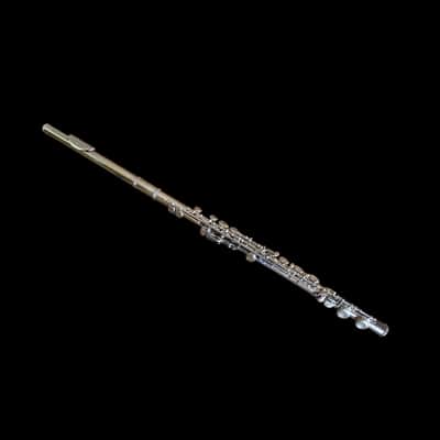 SILVER INTERMEDIATE/STUDENT CONCERT BAND FLUTE-ENGRAVED image 2