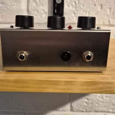 Electro-Harmonix Big Muff Pi 2000 - Present - Silver / Black / Red image 4