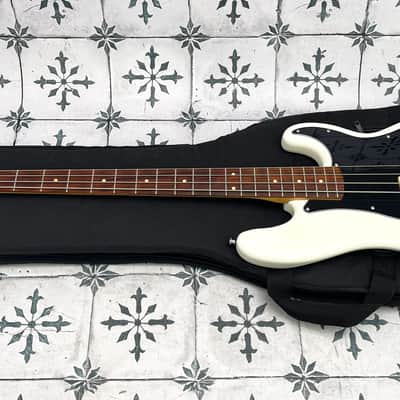 Fender Player Precision Bass with Pau Ferro Fretboard • Polar White • 2020 • 8.44 lb image 2