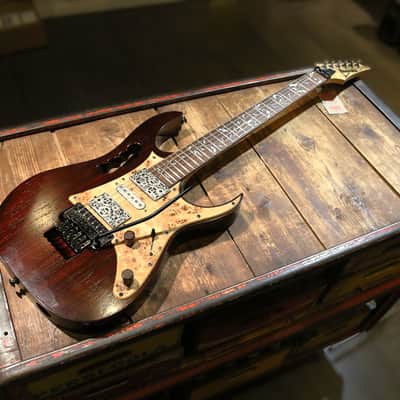 5d27ea60-f9ab-4f7d-8aa3-